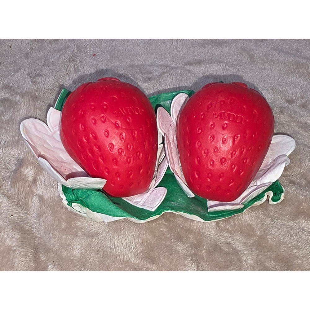 Vintage Avon Strawberry Soap Set Red Berries Decorative Vanity Collectible